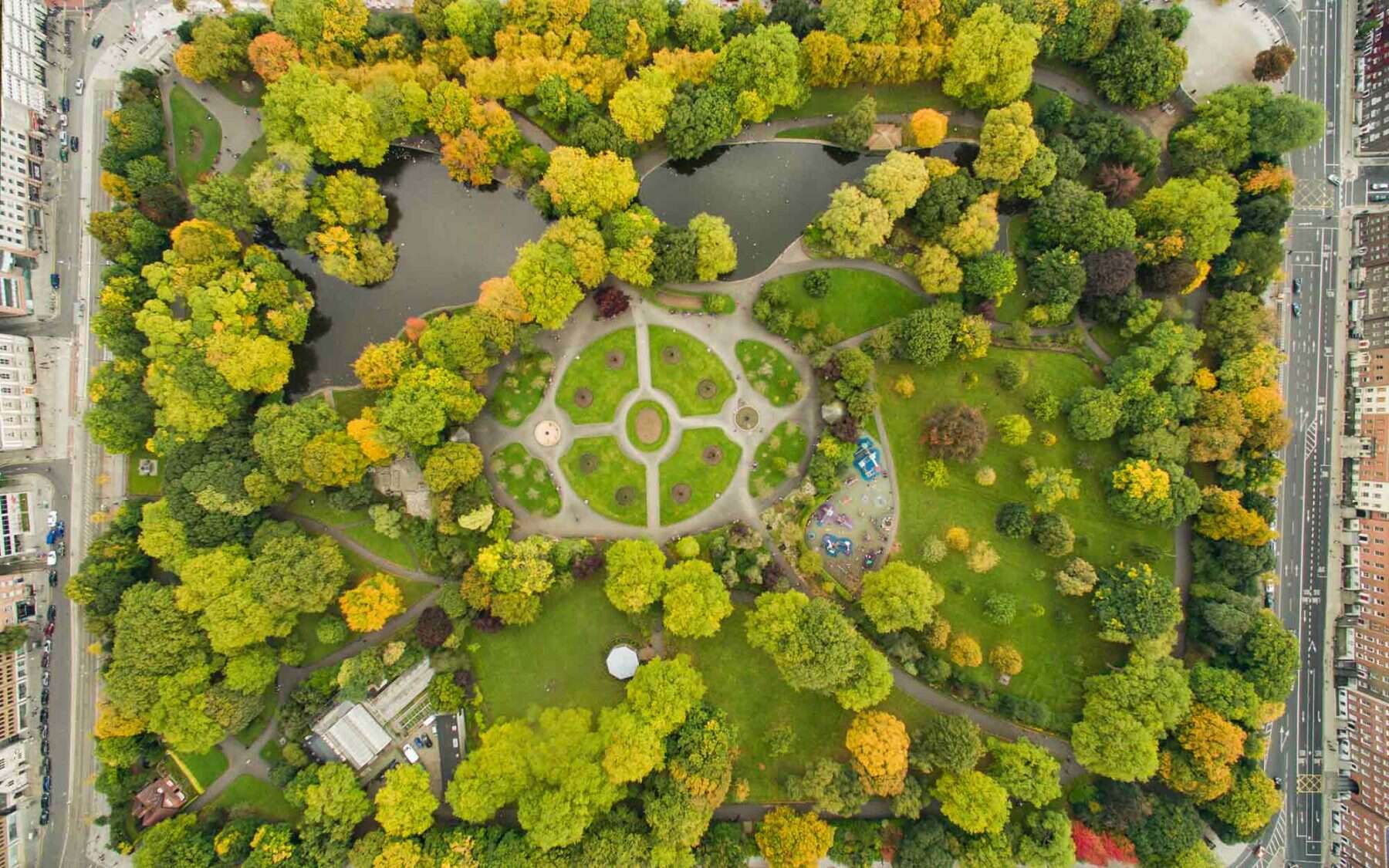 St Stephen's Green park in Dublin near Albany House